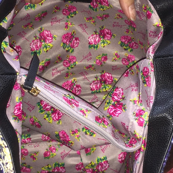 Betsey Johnson Quilted Bag - Picture 9 of 11